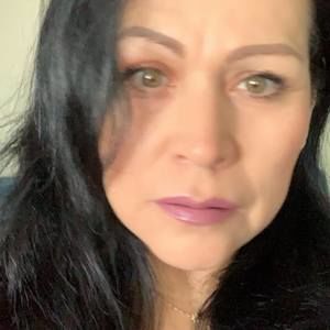 Meet your Posher, Leticia